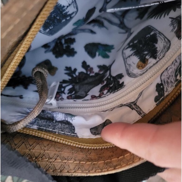 Dakine cooler and purse set. - Picture 1 of 6